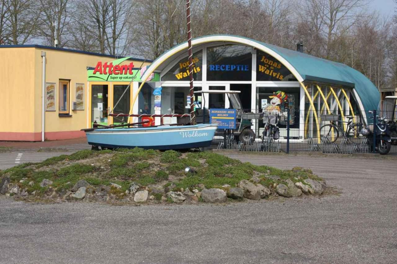 Us Twadde Plakje Op Vakantiepark Bergumermeer Suameer المظهر الخارجي الصورة